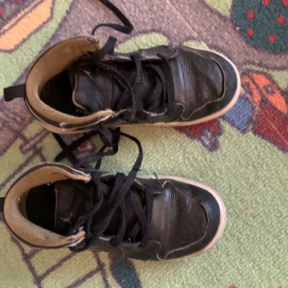 Bundle of shoes for boy 9.5 / 10 US - Picture 4 of 7